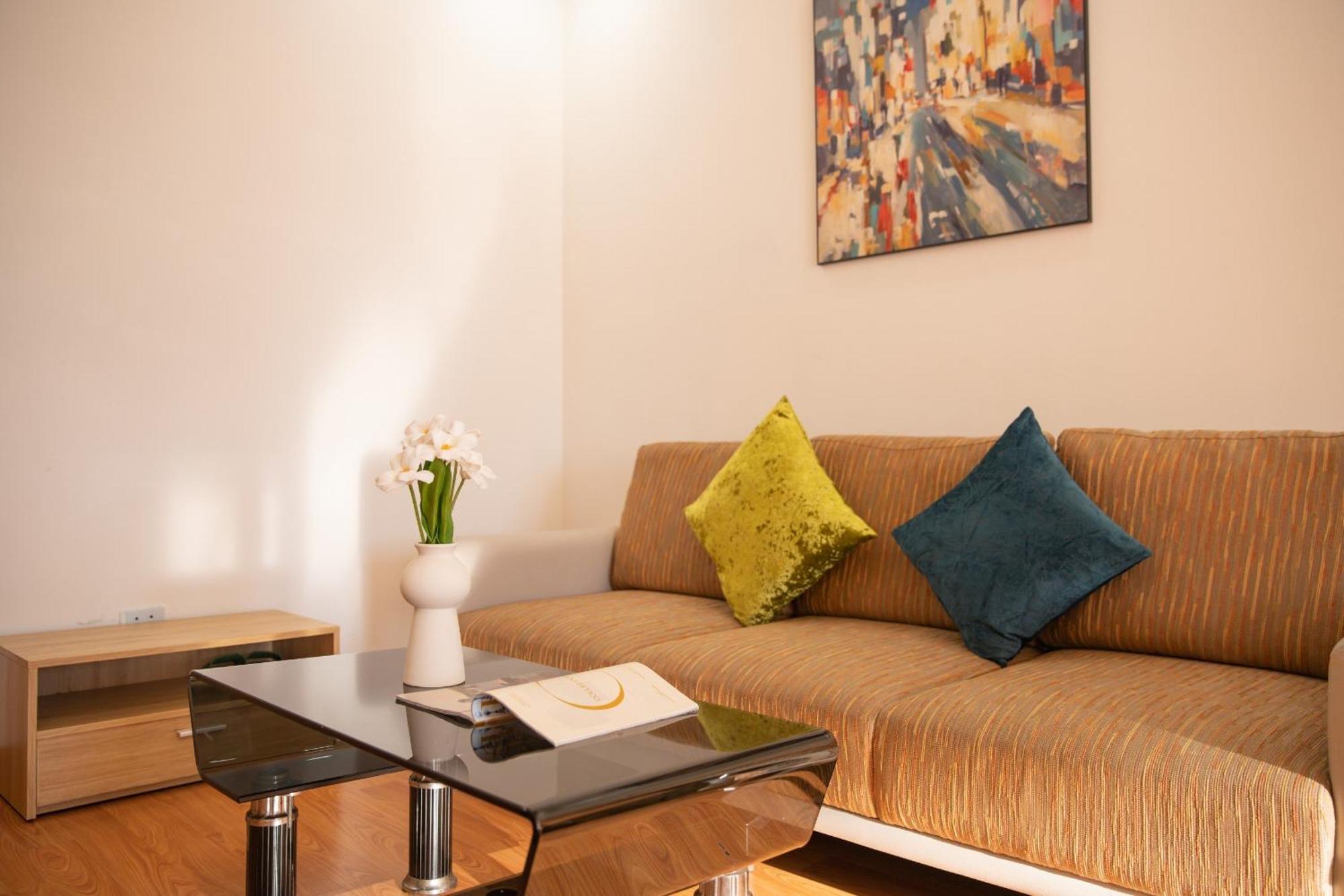 Apartment Thanh With Sea View - Can Ho Sat Bien *